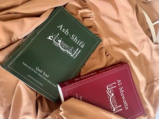 Lote Abaya y Libros Islámicos