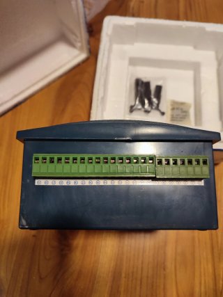 Regulador de energía reactiva PFR-12
