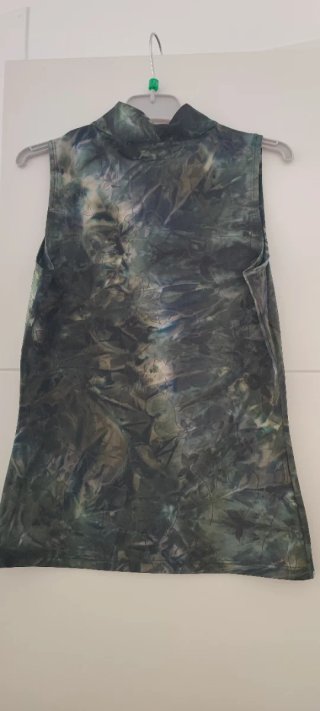 Top verde oscuro estilo japonés