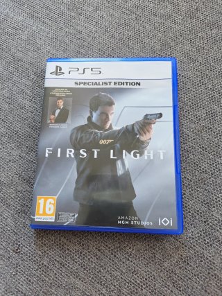 Juego PS5 007 First Light Specialist Edition