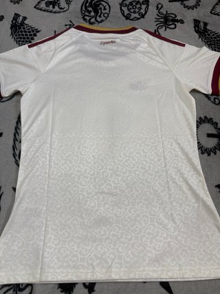 Camiseta Adidas España Oro y Blanca
