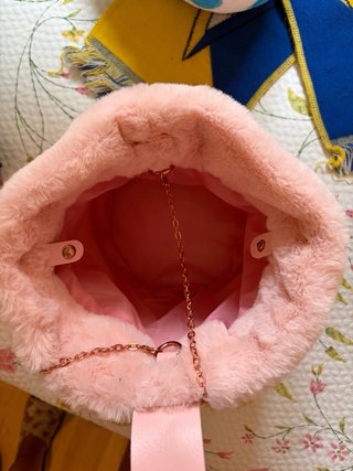Bolso cubo pelo rosa cadena