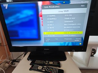 TV Haier 26 LET26C600F + 2 Mandos