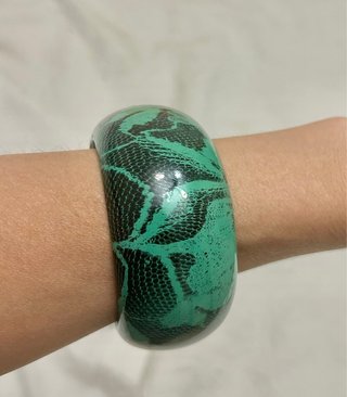 Pulsera ancha Mango verde y negro