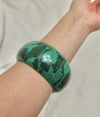 Pulsera ancha Mango verde y negro