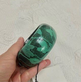 Pulsera ancha Mango verde y negro