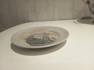 Plato decorativo con aves y árbol