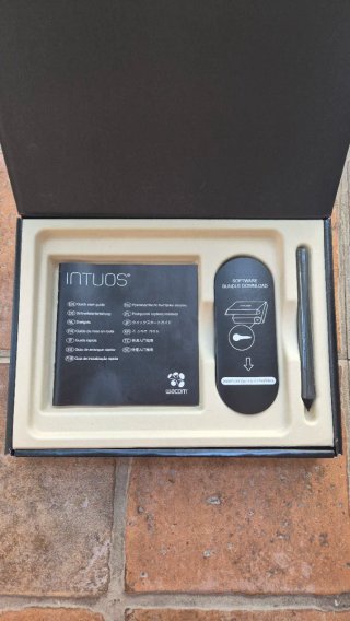 Tableta Gráfica Wacom Intuos Draw (CTL-490)