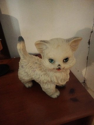 Gato vintage de goma dura