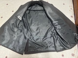 Traje de hombre gris