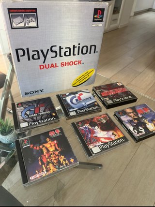 Consola PlayStation Dual Shock + 5 Juegos