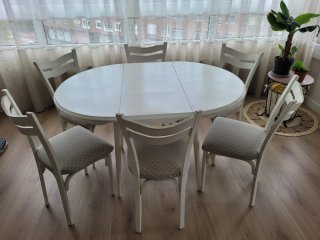 Mesa extensible y 6 sillas comedor