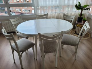 Mesa extensible y 6 sillas comedor