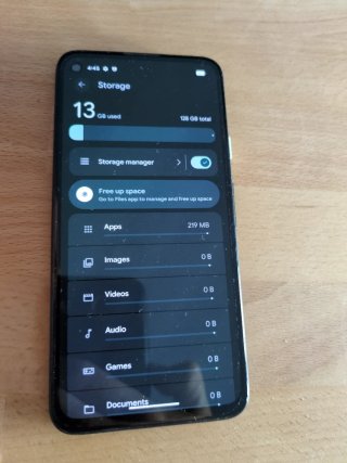 Google Pixel 4a Negro con lineage OS y funda