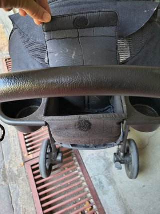 Carro de paseo Joie negro