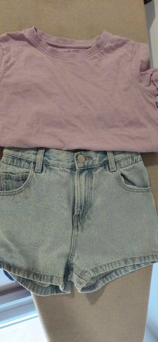 Conjunto niña camiseta y shorts vaqueros