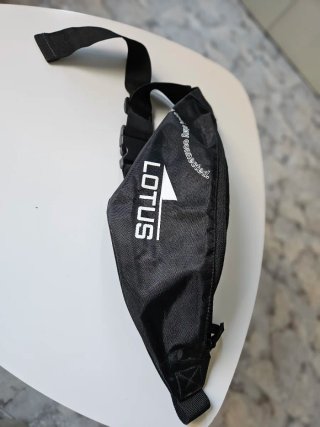 Riñonera Lotus Negra