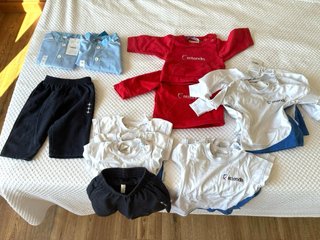 Lote uniforme colegio Attendis nuevo en Malaga