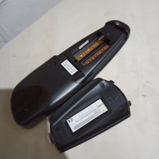 Telecomando e alimentatore decoder Sky