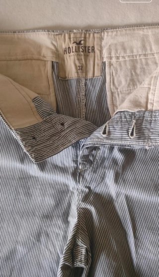 Pantalón corto Hollister rayas azul y blanco