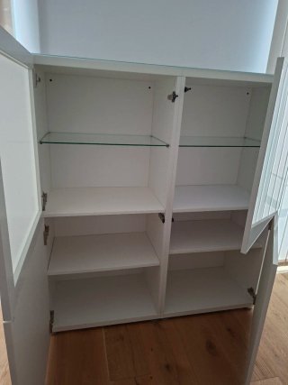 Mueble TV y vitrina Ikea Besta, blanco y cristal