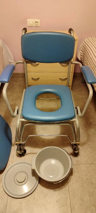 Silla de ruedas (WC / ducha)