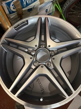 Llantas Mercedes AMG 18 (2 unidades)