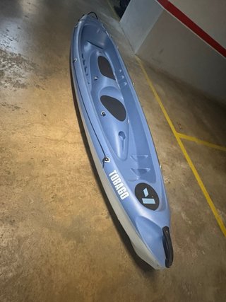 Kayak rígido de 3 Tobago Azul con chalecos y remos