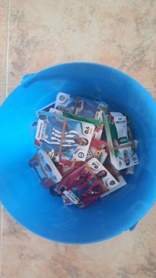 Cromos Adrenalyn XL 25-26