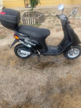 Piaggio Typhoon 50 Scooter Negra