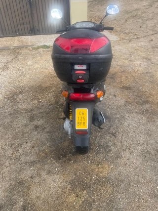Piaggio Typhoon 50 Scooter Negra