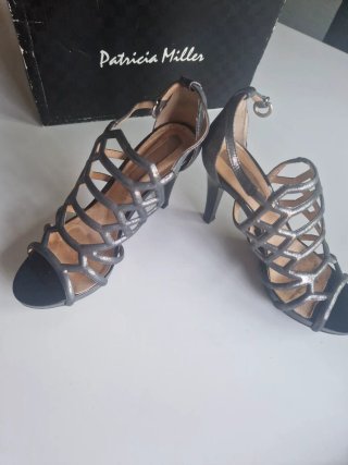 Sandalias Patricia Miller Tacon Gris Plateado