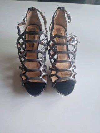 Sandalias Patricia Miller Tacon Gris Plateado