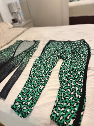 Conjunto Guess Leopardo Verde y Negro