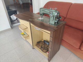 Máquina de coser Refrey Transforma 427