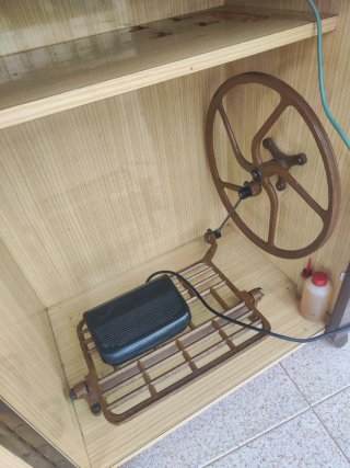 Máquina de coser Refrey Transforma 427