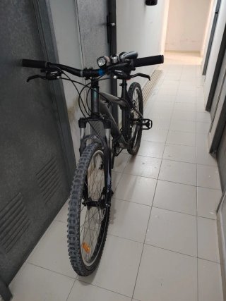 Bicicleta de Montaña Gris Marca BTWIN