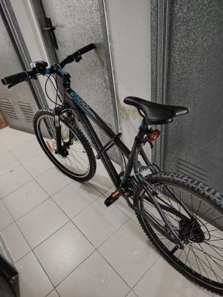 Bicicleta de Montaña Gris Marca BTWIN