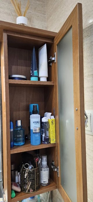 Mueble baño, ,espejo  ,grifo y mármol
