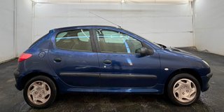 PEUGEOT 206 XR 1.4i 75CV MANUAL 5PT 5PZ AÑO 2001