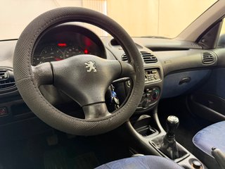 PEUGEOT 206 XR 1.4i 75CV MANUAL 5PT 5PZ AÑO 2001