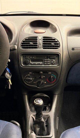 PEUGEOT 206 XR 1.4i 75CV MANUAL 5PT 5PZ AÑO 2001