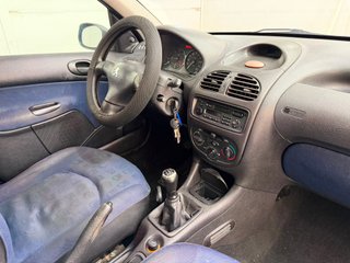 PEUGEOT 206 XR 1.4i 75CV MANUAL 5PT 5PZ AÑO 2001