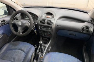 PEUGEOT 206 XR 1.4i 75CV MANUAL 5PT 5PZ AÑO 2001
