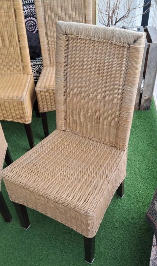 5 Sillas Mimbre y Madera Resistentes