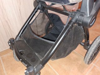Carro Jané con capazo y bolso.