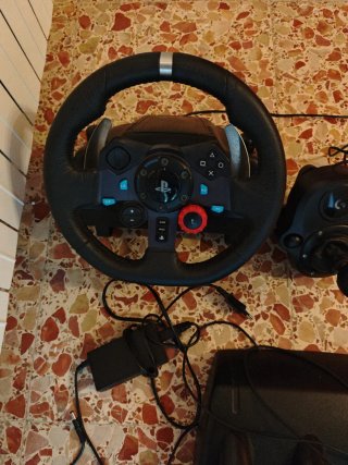 Volante Logitech G29 con pedales y cambio