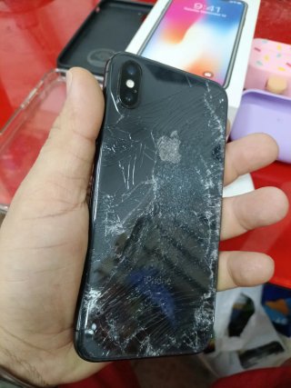 Teléfono Apple iPhone y AirPods