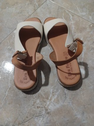 Sandalias Evaeros Blancas y Marrones