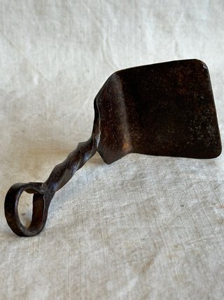 Rasqueta o recogedor forja antigua panadero